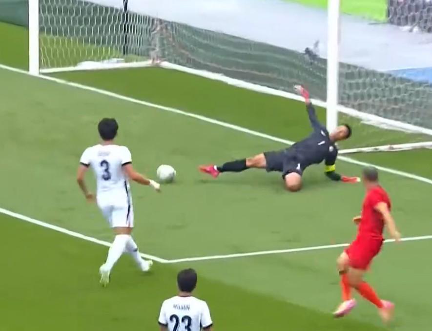 开云体育入口-热议国足半场：防线受到考验不大，黄政宇进球缓解压力