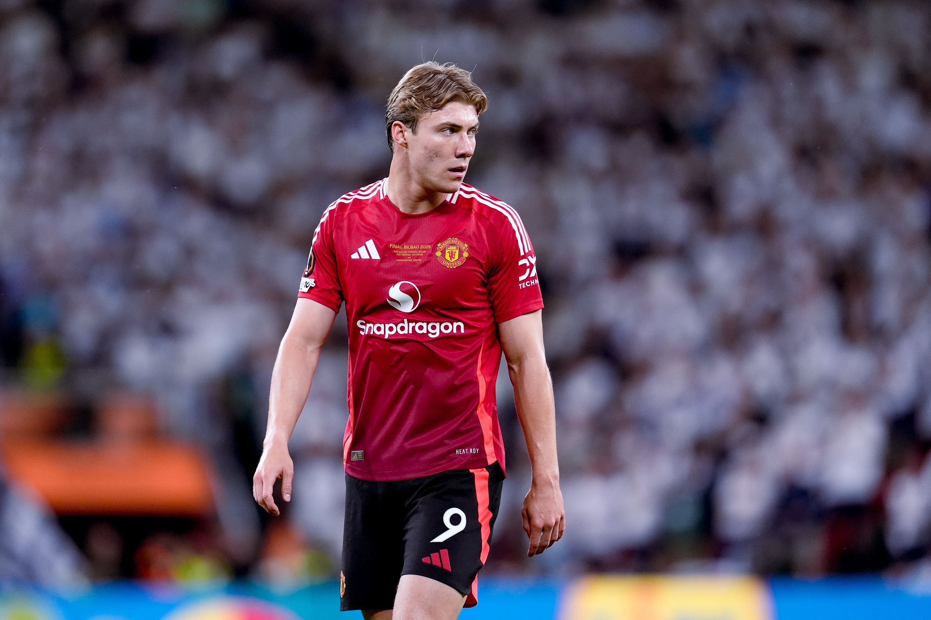 罗体：霍伊伦寻求永久转会及650万欧年薪，那不勒斯考虑多夫比克作为替代方案