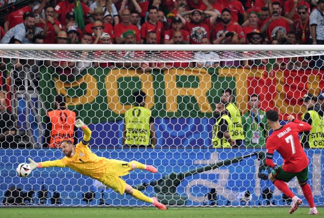 开云体育登录-加时赛失点后痛哭 点球大战第一个射进 C罗有种！