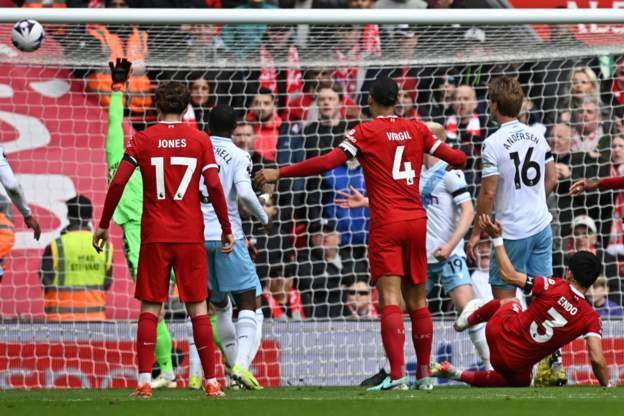 开云体育在线-【英超】埃泽破门，罗伯逊救险，利物浦0-1水晶宫