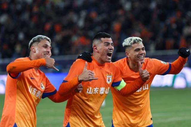 开云体育官网-中超观察：外援决定联赛大势，山东泰山将一枝独秀？