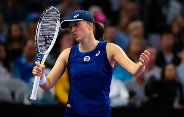 开云体育登录-斯瓦泰克无缘总决赛决赛 对前十15连胜惨遭终结