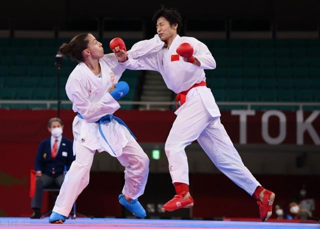 开云体育在线-尹笑言遗憾摘银：爱打女孩从排球赛场到空手道擂台
